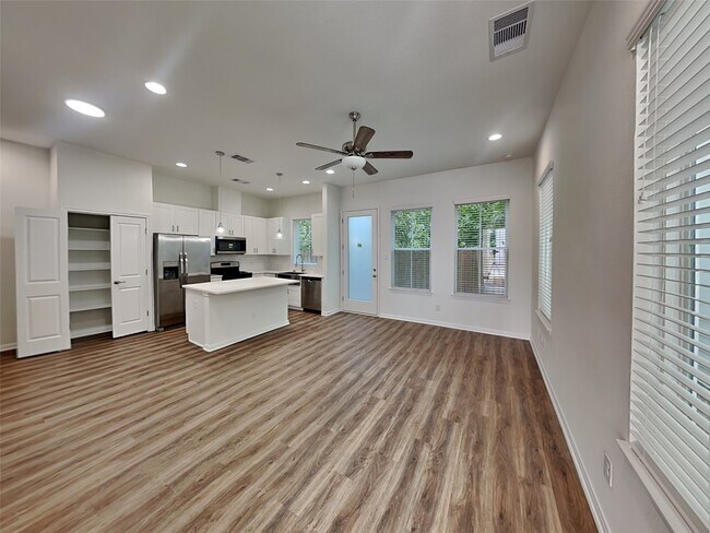 Photo - 9902 Clark Rd