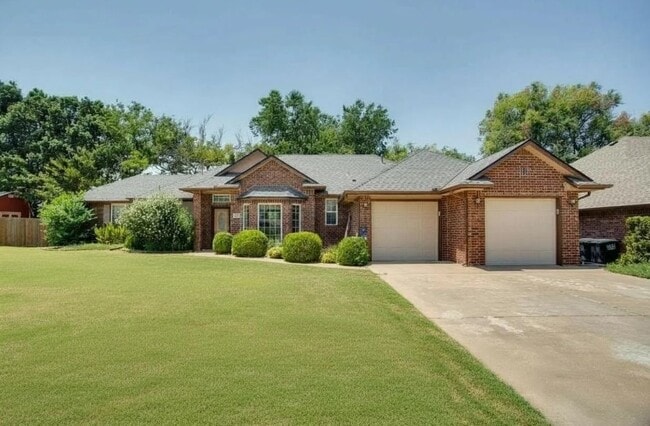 204 Oakdale Dr