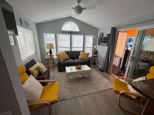 Charming Bungalow by the Beach in Leucadia! - Charming Bungalow by the Beach in Leucadia!