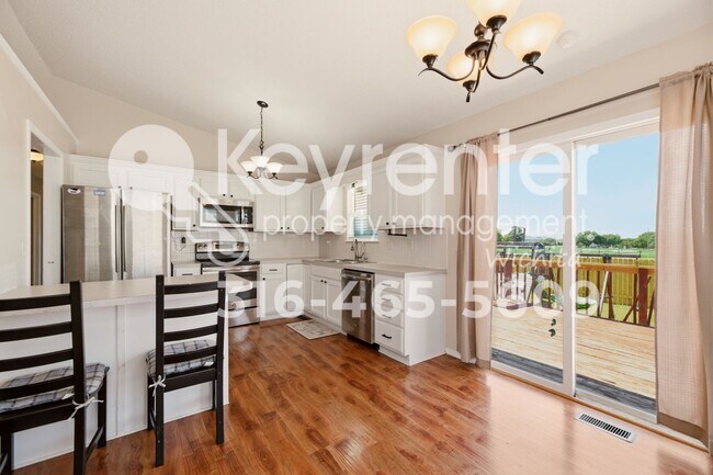 1823 N Country Walk Ln