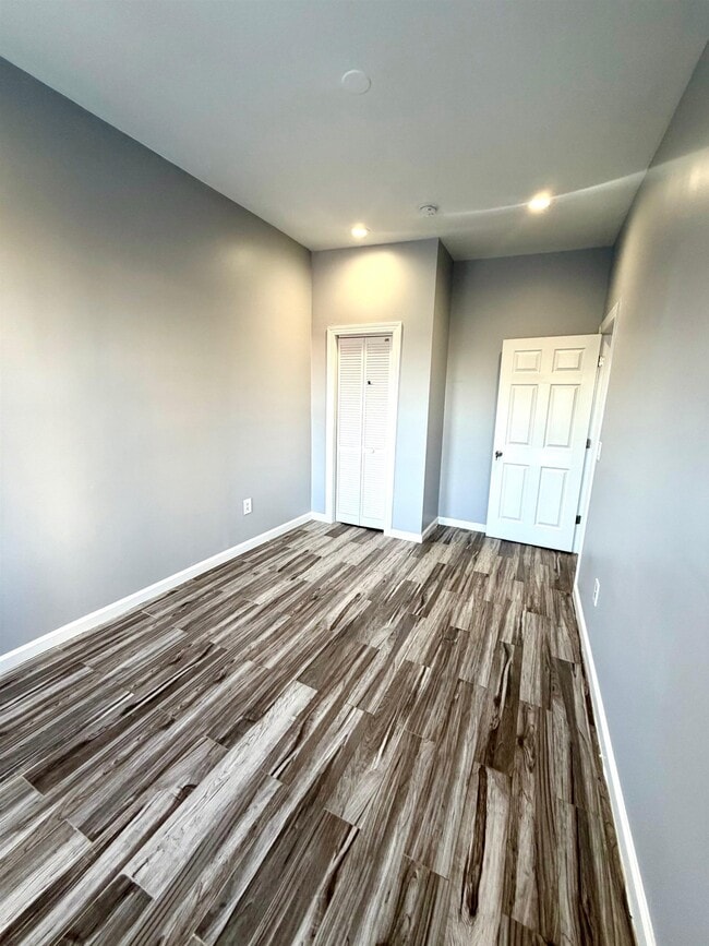 Photo - 644 Newark Ave Unit 4