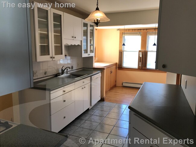 Building Photo - 94 Heath St Unit #1