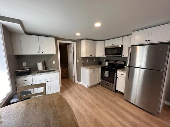 Photo - 301 Portsmouth Ave Unit 3