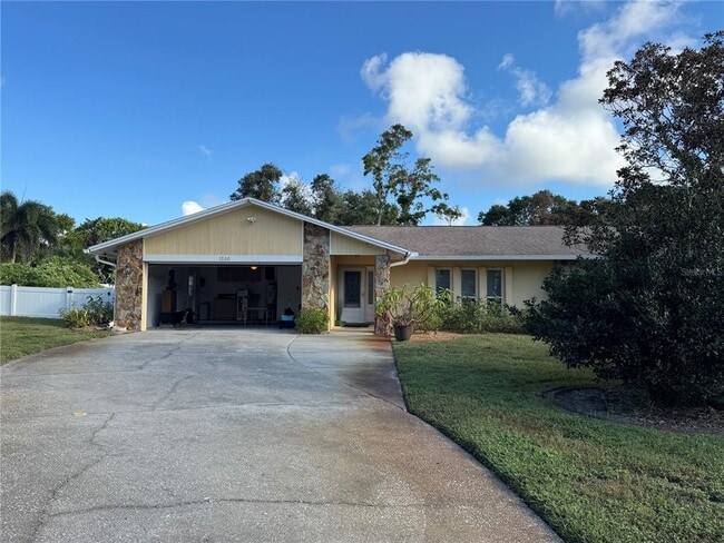 Building Photo - 1330 Sunset Ct