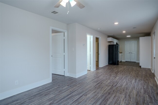 Photo - 21415 Russell Dr