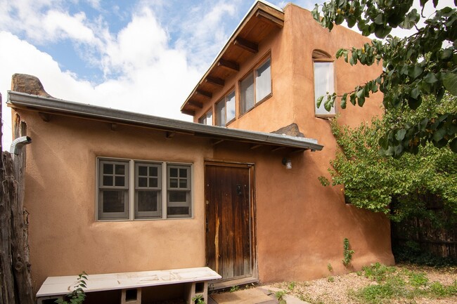 Building Photo - 245/247 Casados St Unit B