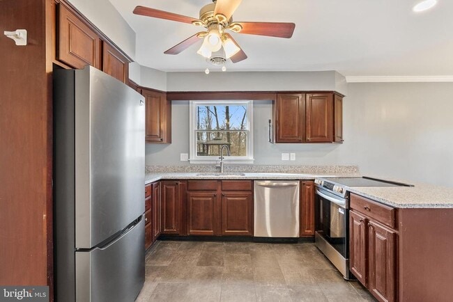 Photo - 122 Stuart Dr