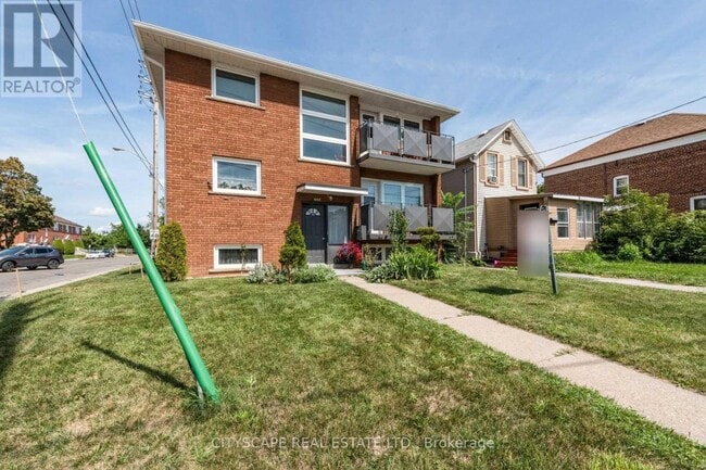 Photo - 2724 Lake Shore Blvd W Unit Upper