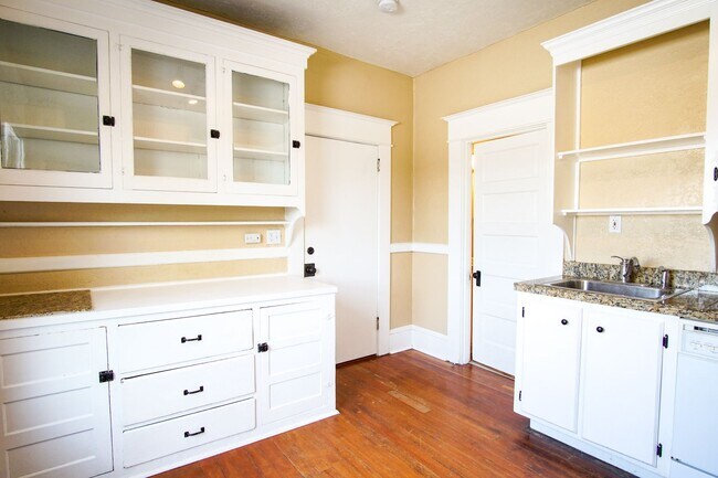 Photo - Beautiful and Spacious Studio in Fantastic Location Ready Mid-May! Unit 02