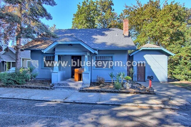 Photo - 3 Bed, 2 Bath Craftsman Home on Dead End R...