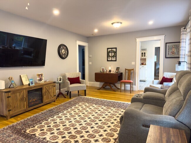 Photo - 38 Leonard St