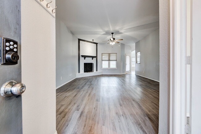 Photo - 1817 SE 1st St