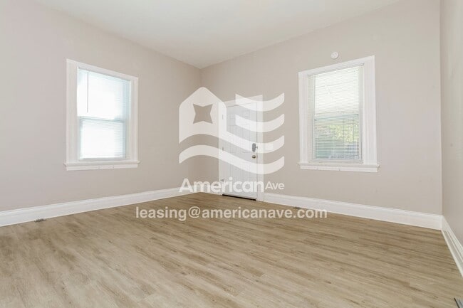 Photo - 1718 Garrard St