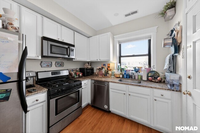 Photo - 4617 N Paulina St