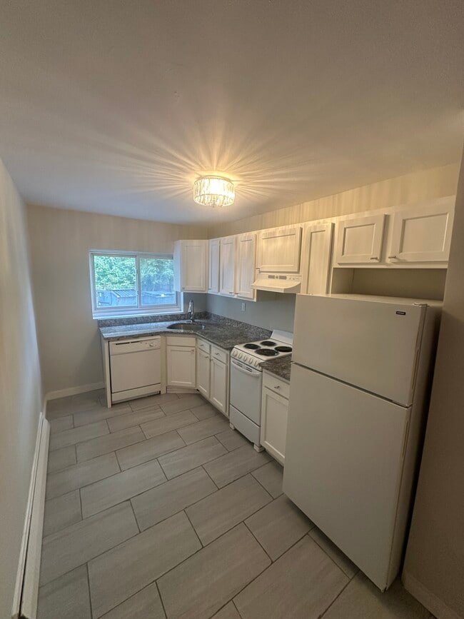 63 Selkirk Rd Unit 3