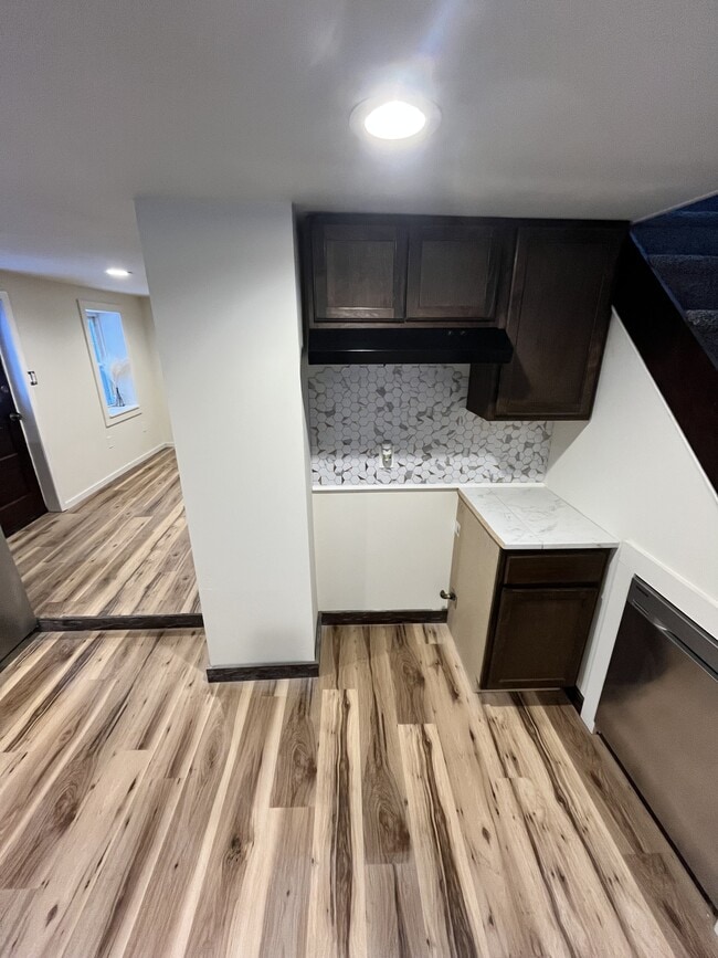 Photo - 190 Davenport St