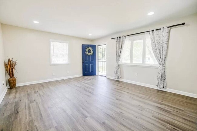 Photo - 2106 Longleaf Dr