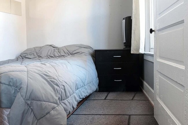 Photo - 2552 N Southport Ave Unit 2F
