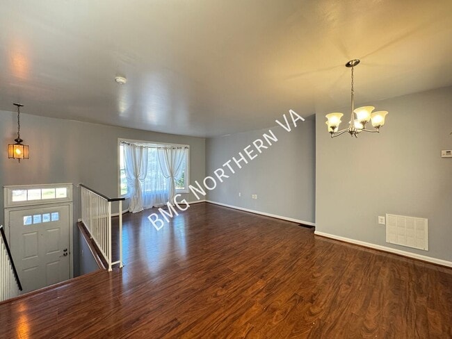 7343 Rokeby Dr