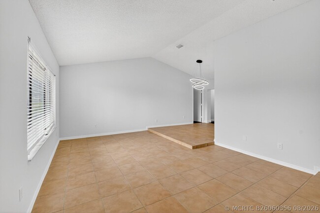 4135 Bay Laurel Way