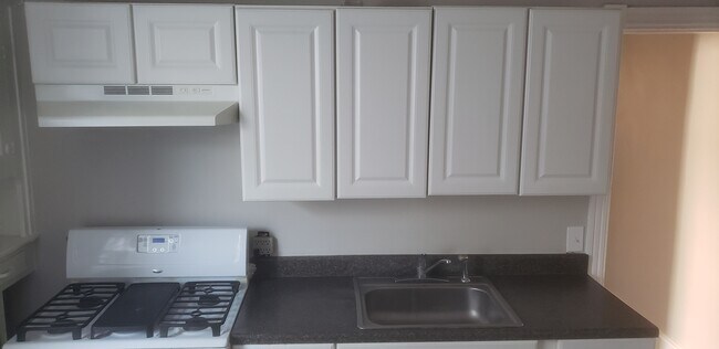 Photo - 1506 N Van Buren St Unit 2