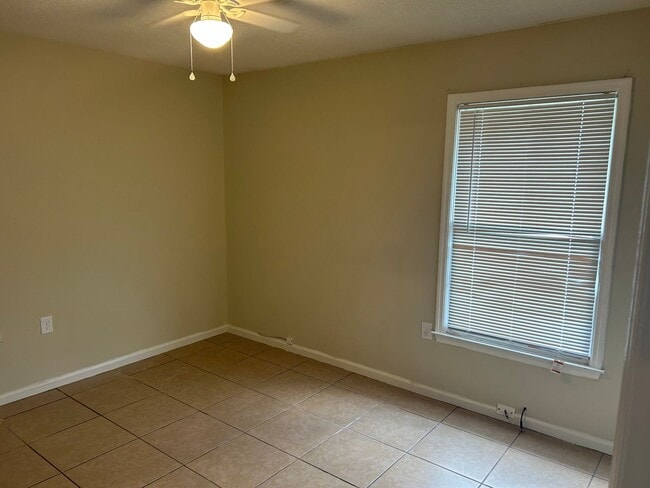 Photo - 140 Lanier Dr Unit Stadium Walk