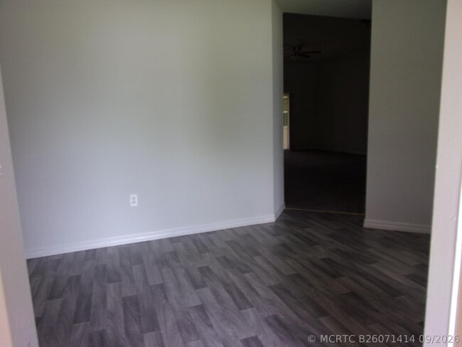 Photo - 1225 SW Milan Ln