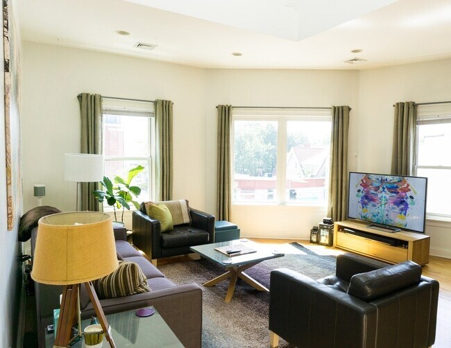 Photo - 938-940-940 Dorchester Ave Apartment Unit 3