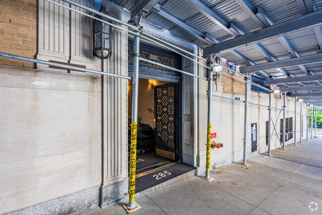 Photo - 285 Riverside Dr