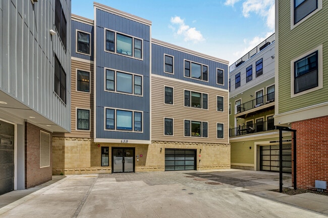 Building Photo - 160 W Broadway Unit 301