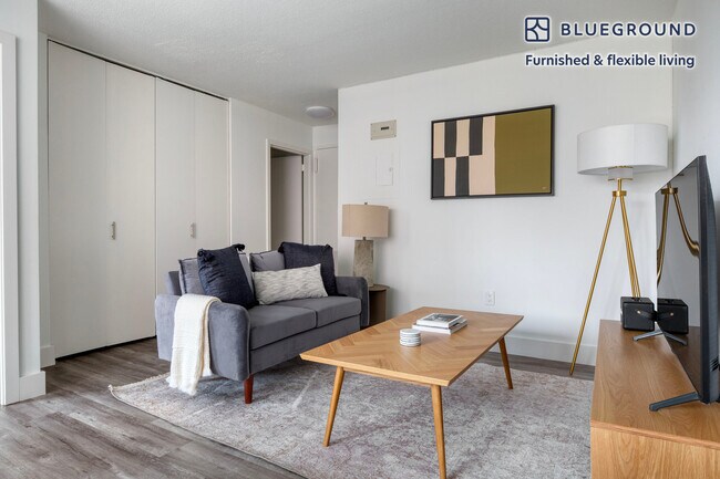 Building Photo - 460 2nd Ave Rental