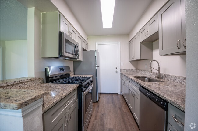 3BR, 2BA - 1,239SF - Kitchen
