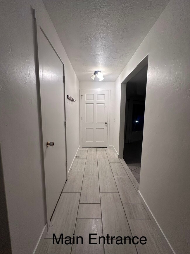 Photo - 610 Spencer Ct