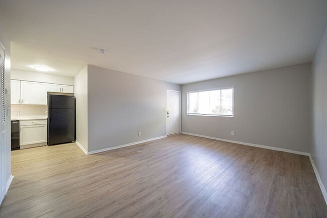 Photo - 651 Riverview Dr Unidad 4