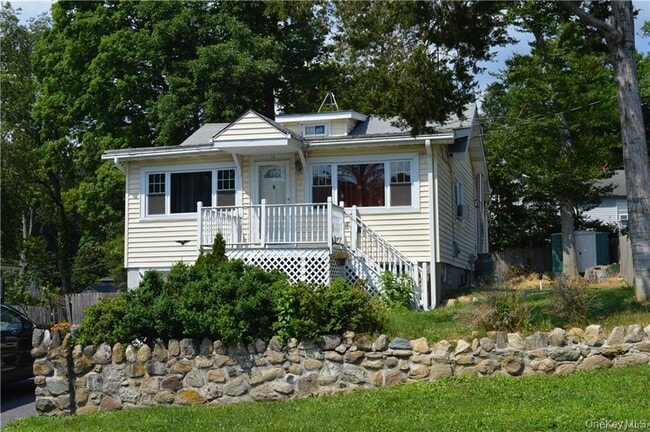 Photo - 14 Bridge Ln