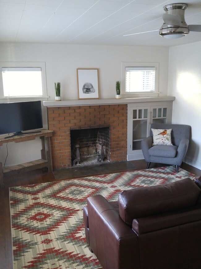 Photo - 170-704-708 Broadway Duplex, Bend Unit 170-708 Broadway