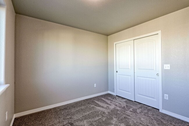 Photo - 3 Bedroom 2 1/2 Bath in Northwest Loveland