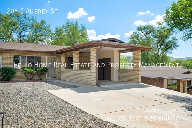 Building Photo - 205 E Aubrey St Rental