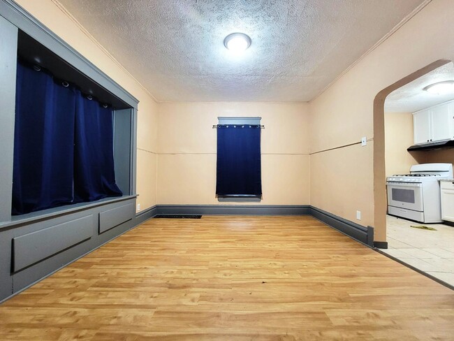 Photo - 798 Stadelman Ave