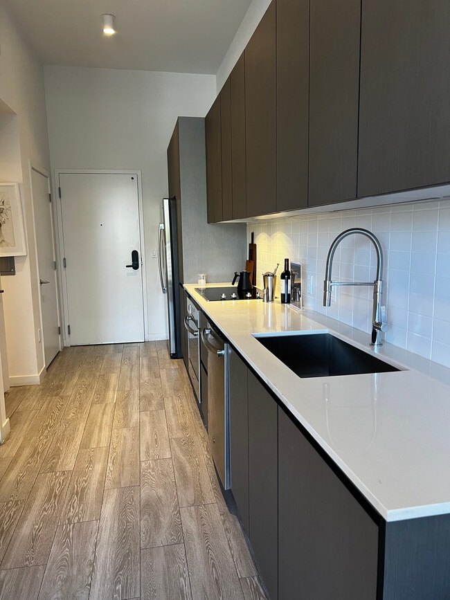 Photo - 109 NW 24th St Apartments Unit S2