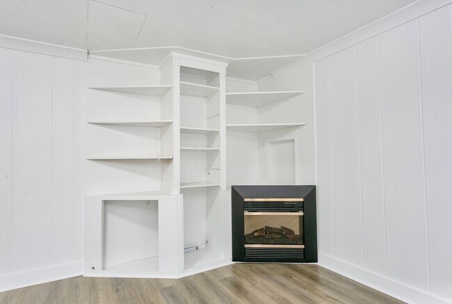 Photo - 2BR Upstairs Unit with Mountain Views & Private Yard – Tacoma Living at Its Best Unit Top Floor