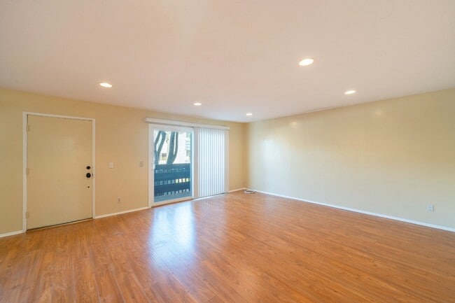 Photo - 25930 Narbonne Ave