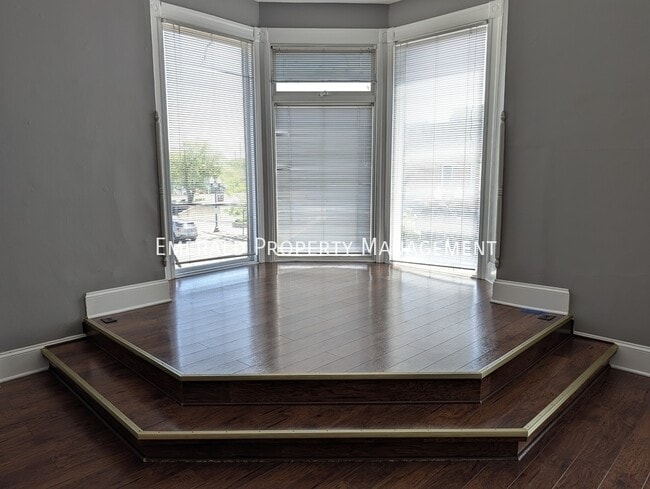 514 E State St Unit 1