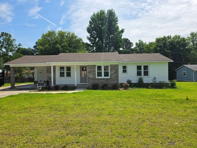 Building Photo - 3 Bedroom, 2 Bath home.