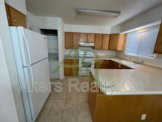Photo - 2730 Poplar St