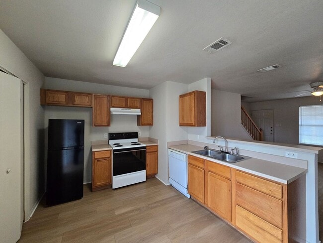 Photo - HUD/SECTION 8 ACCEPTED - RENT SPECIAL - AVAILABLE NOW! Unidad 3707 Malibu Lane - B