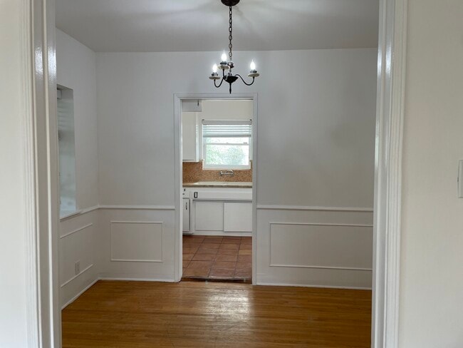 Building Photo - 830 20th St