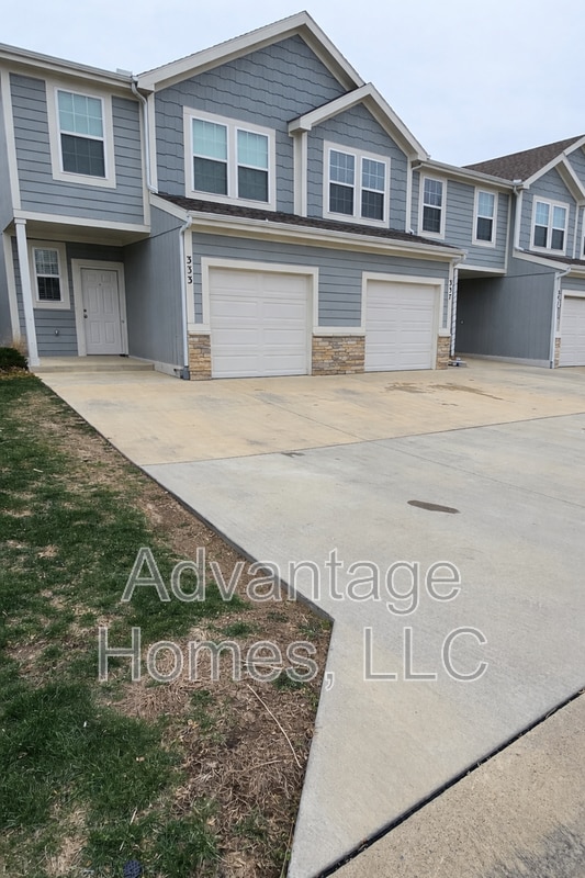 Building Photo - 341 N 5th Terrace