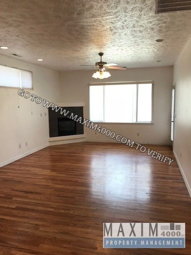 Photo - 565 1/2 GARDEN GROVE COURT - 2BED/2BATH
