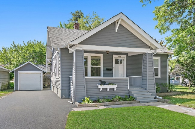 Photo - 1059 Larkin Ave House